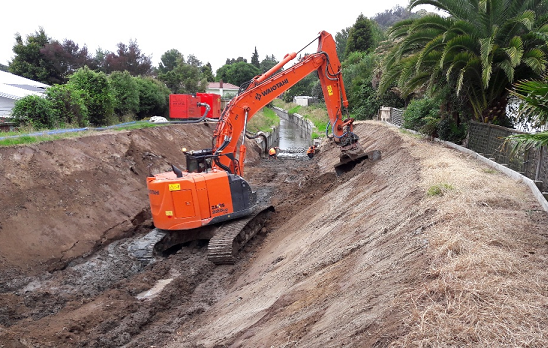 Rototilt on a Waiotahi Contractors Hitachi digger in action