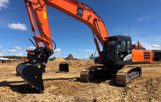 P3 Earthworks excavator equipped with machine control systems at work