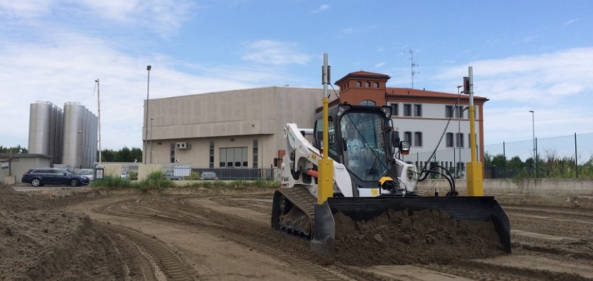 Skid Grade Blade Bobcat T770 with Topcon 2D Control System